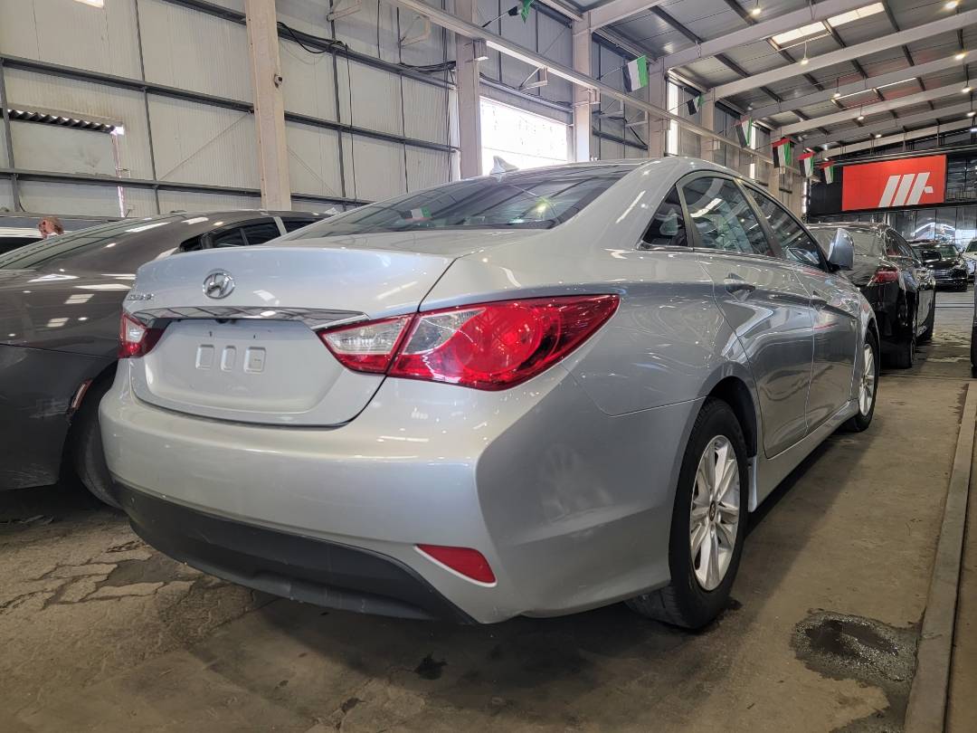 2014 HYUNDAI SONATA — 204552 Miles — Lot 904758 — Main - Marhaba Auctions Used Cars - Image 4