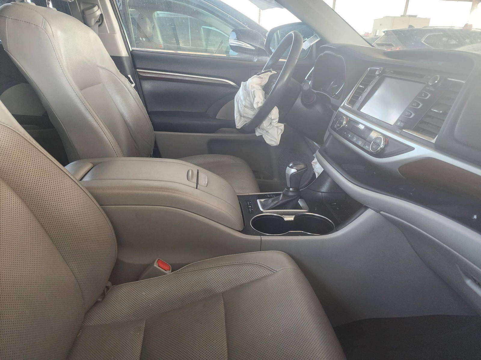 2016 TOYOTA HIGHLANDER — 124241 Miles — Lot 63099163 - Marhaba Auctions Used Cars - Image 9