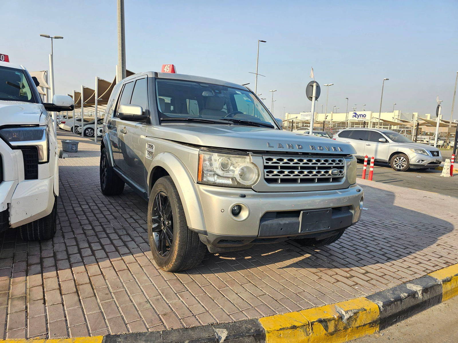 2013 LAND ROVER LR4 HSE — 64689 Miles — Lot 2D40DA666664 — Souq - Marhaba Auctions Used Cars - Image 5