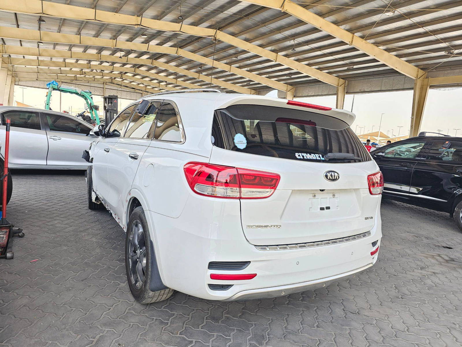 2017 KIA SORENTO — 113218 Miles — Lot G279203 — Souq - Marhaba Auctions Used Cars - Image 3