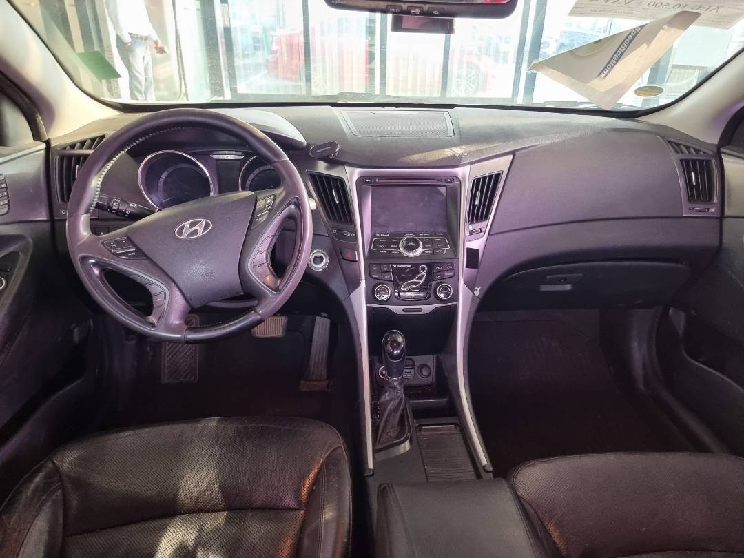 2012 HYUNDAI SONATA — 237200 KM — Lot 014975 — Main - Marhaba Auctions Used Cars - Image 7