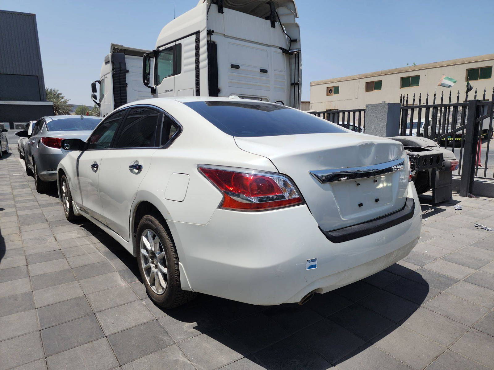 2014 NISSAN ALTIMA — 217733 KM — Lot 34428 — Al Quoz - Marhaba Auctions Used Cars - Image 5