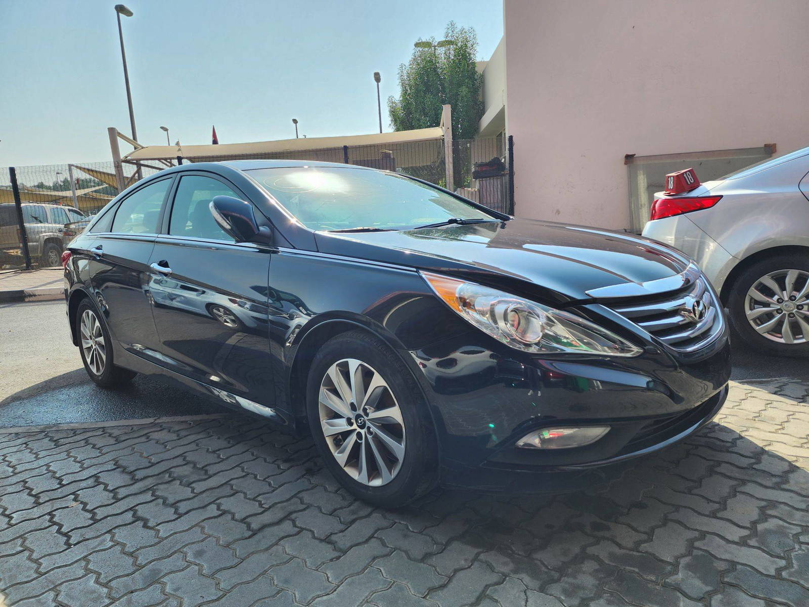 2014 HYUNDAI SONATA — 137017 Miles — Lot 55666874 — Souq - Marhaba Auctions Used Cars - Image 4