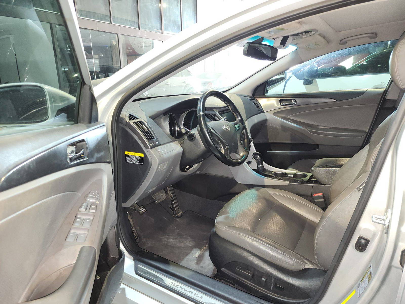 2015 HYUNDAI SONATA — 157144 Miles — Lot 124540 — Al Quoz - Marhaba Auctions Used Cars - Image 9