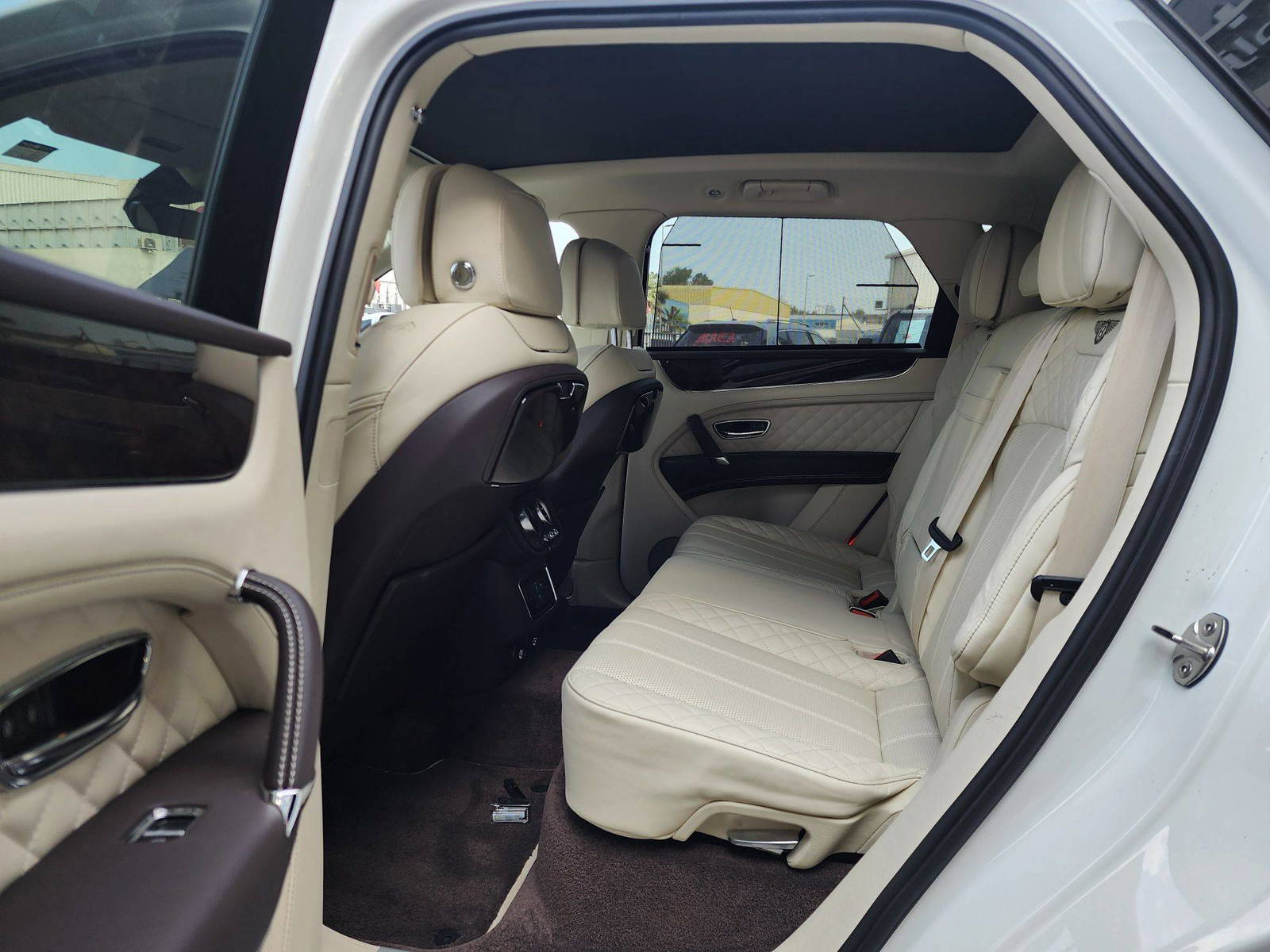 BENTLEY BENTAYGA 2019 - Marhaba Auction Used Cars - Image 10