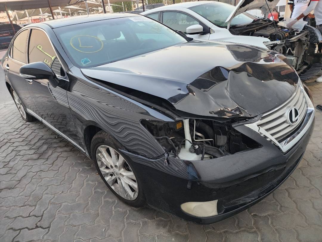 2010 LEXUS ES 350 — 186405 Miles — Lot 2407459 - Marhaba Auctions Used Cars - Image 4