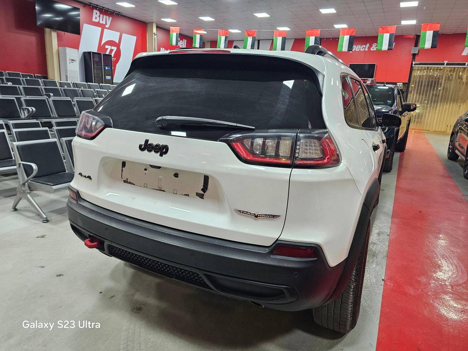 2019 JEEP CHEROKEE — 110338 Miles — Lot 6KD298269 — Main - Marhaba Auctions Used Cars - Image 4
