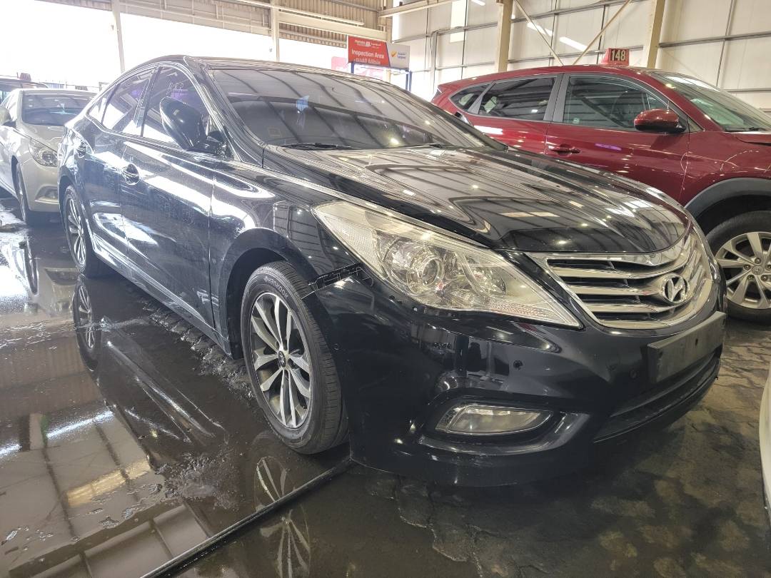 2012 HYUNDAI GRANDEUR — 372208 KM — Lot 140841 — Main - Marhaba Auctions Used Cars - Image 4