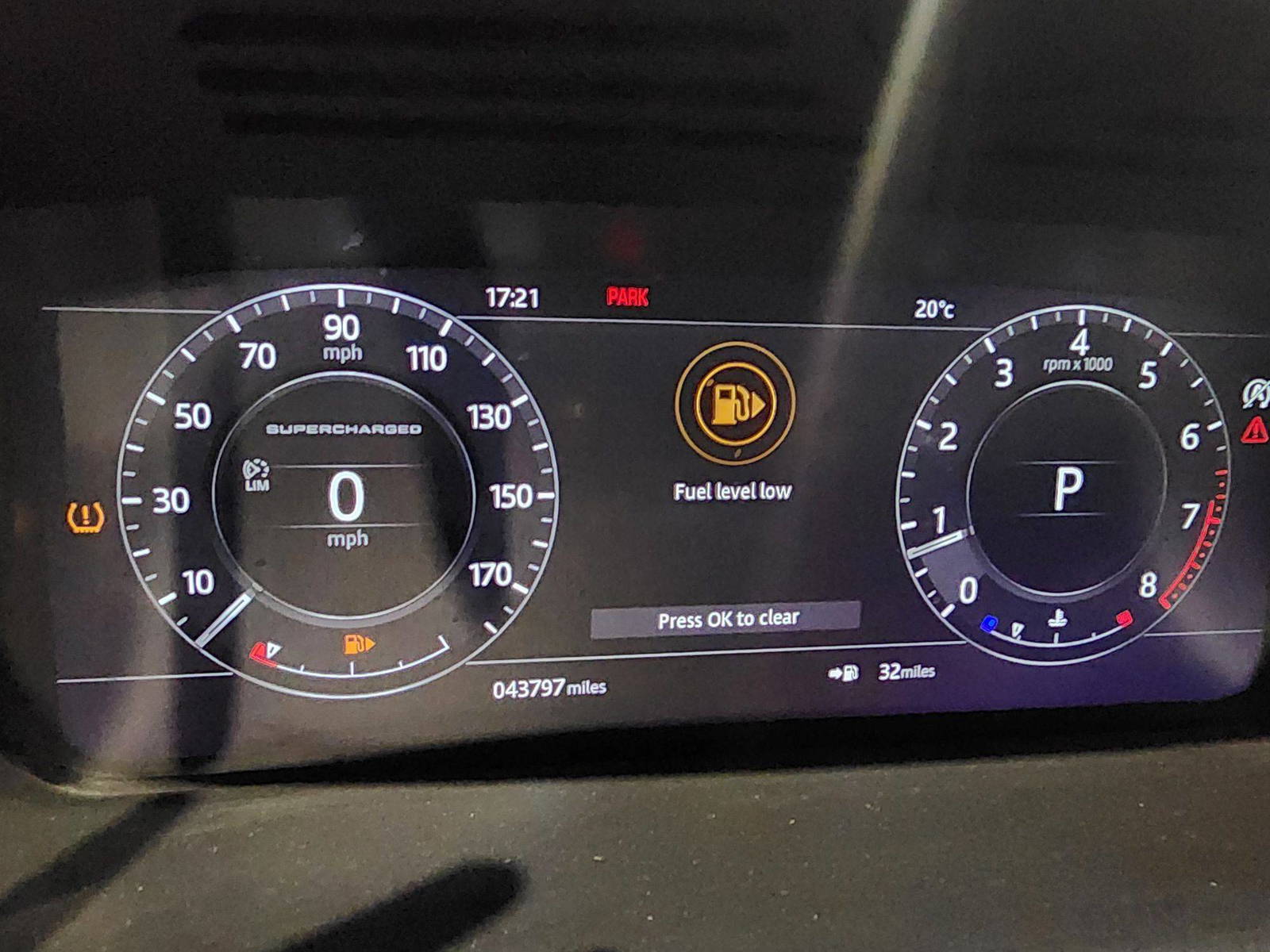 2018 LAND ROVER RANGE ROVER SUPERCHARGED — 43797 Miles — Lot 51390913 — Al Quoz - Marhaba Auctions Used Cars - Image 15