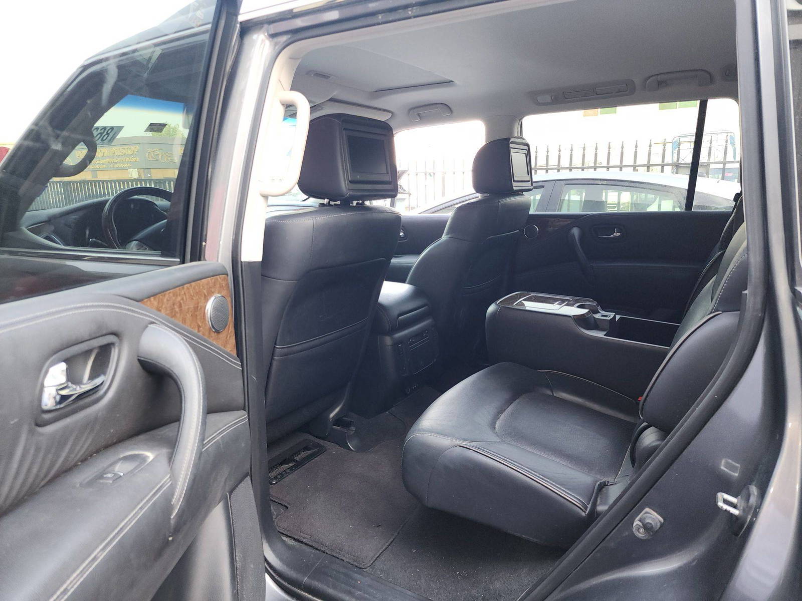 2016 INFINITI QX80 — 149295 Miles — Lot 610092 — Al Quoz - Marhaba Auctions Used Cars - Image 7