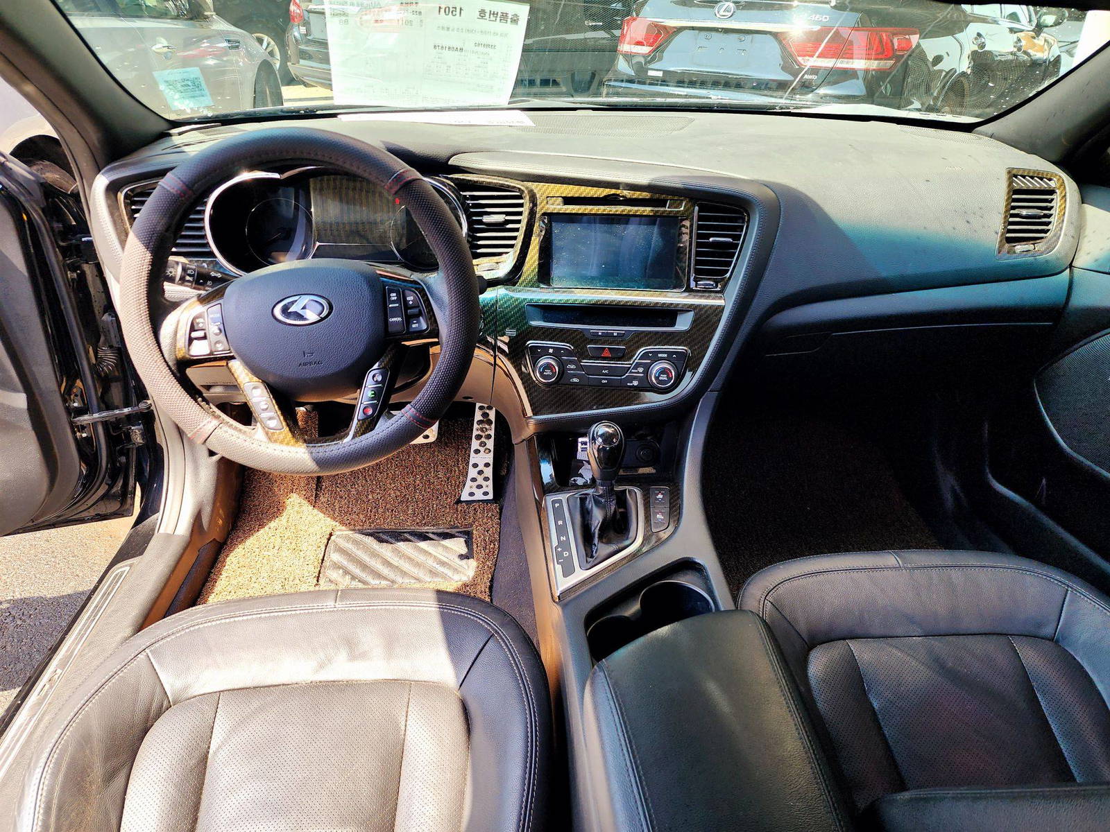 2011 KIA K5 — 163264 KM — Lot 081678 — Souq - Marhaba Auctions Used Cars - Image 7