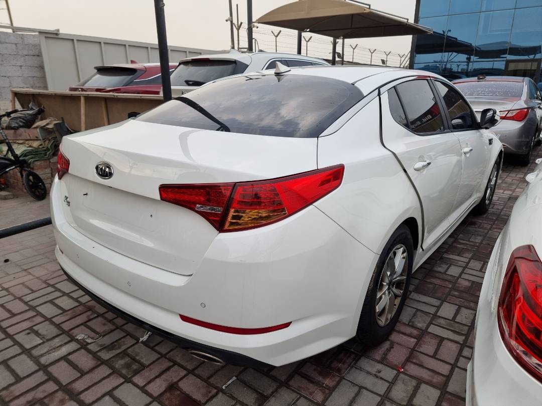 2012 KIA K5 — 203354 KM — Lot 224446 — Souq - Marhaba Auctions Used Cars - Image 4