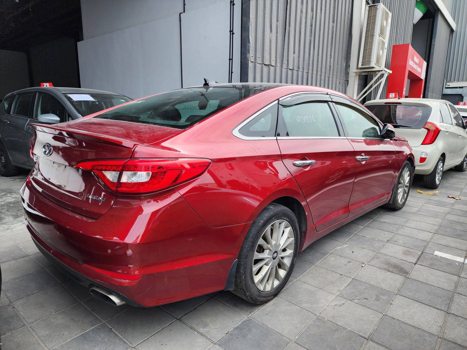 2015 HYUNDAI SONATA — 252755 KM — Lot 52746 — Al Quoz - Marhaba Auctions Used Cars - Image 5