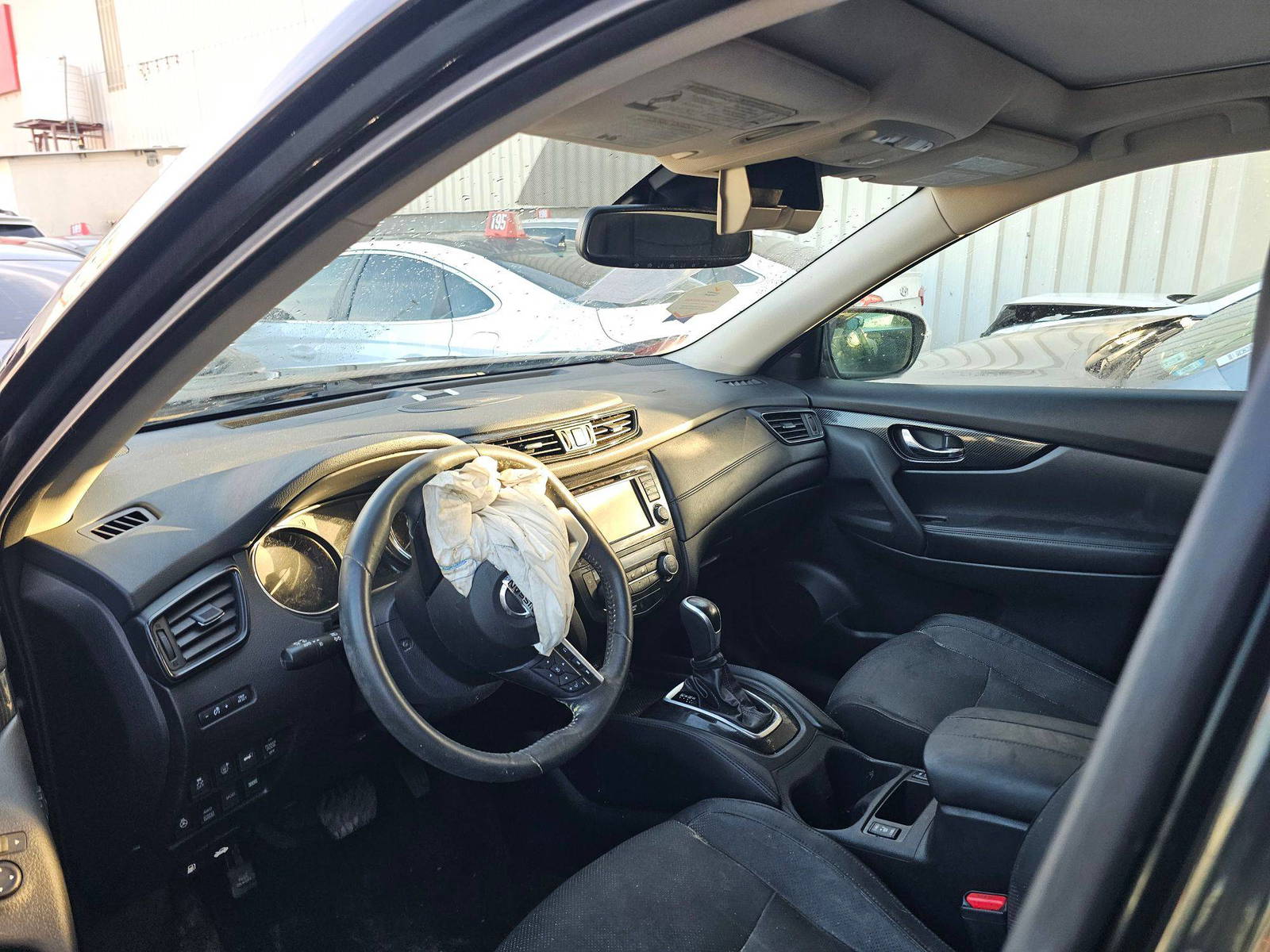 NISSAN ROGUE 2017 - Marhaba Auction Used Cars - Image 8