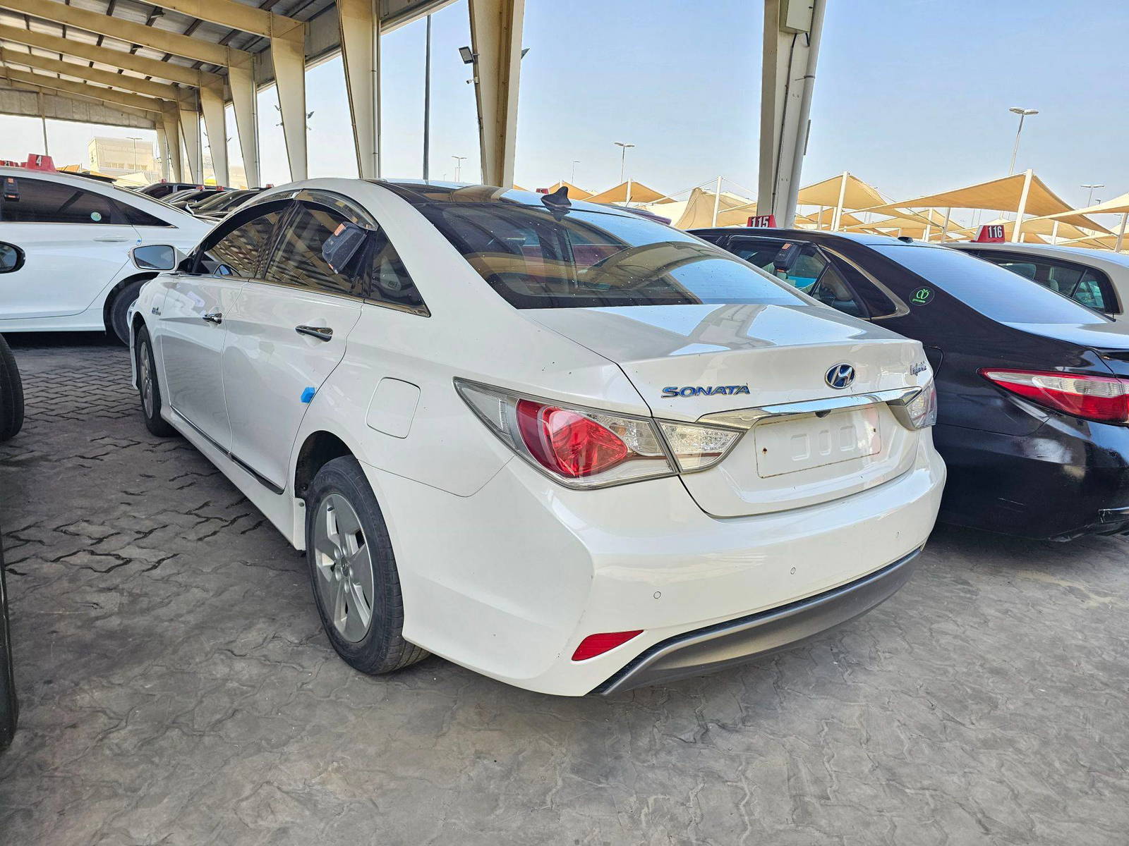 2012 HYUNDAI SONATA — 249660 KM — Lot 035069 — Souq - Marhaba Auctions Used Cars - Image 5