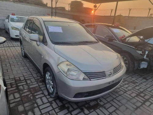 NISSAN TIDA