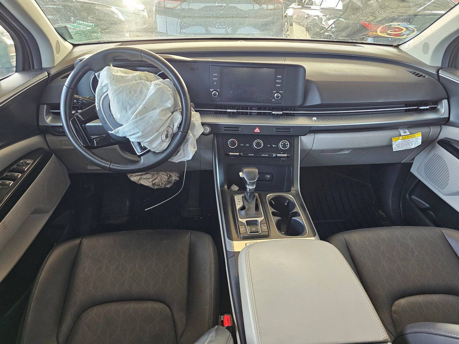 KIA CARNIVAL LX 2023 - Marhaba Auction Used Cars - Image 7