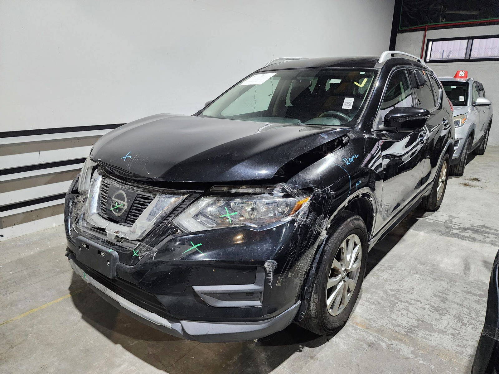 2017 NISSAN ROGUE — 91205 Miles — Lot 62570654 — Al Quoz - Marhaba Auctions Used Cars - Image 4