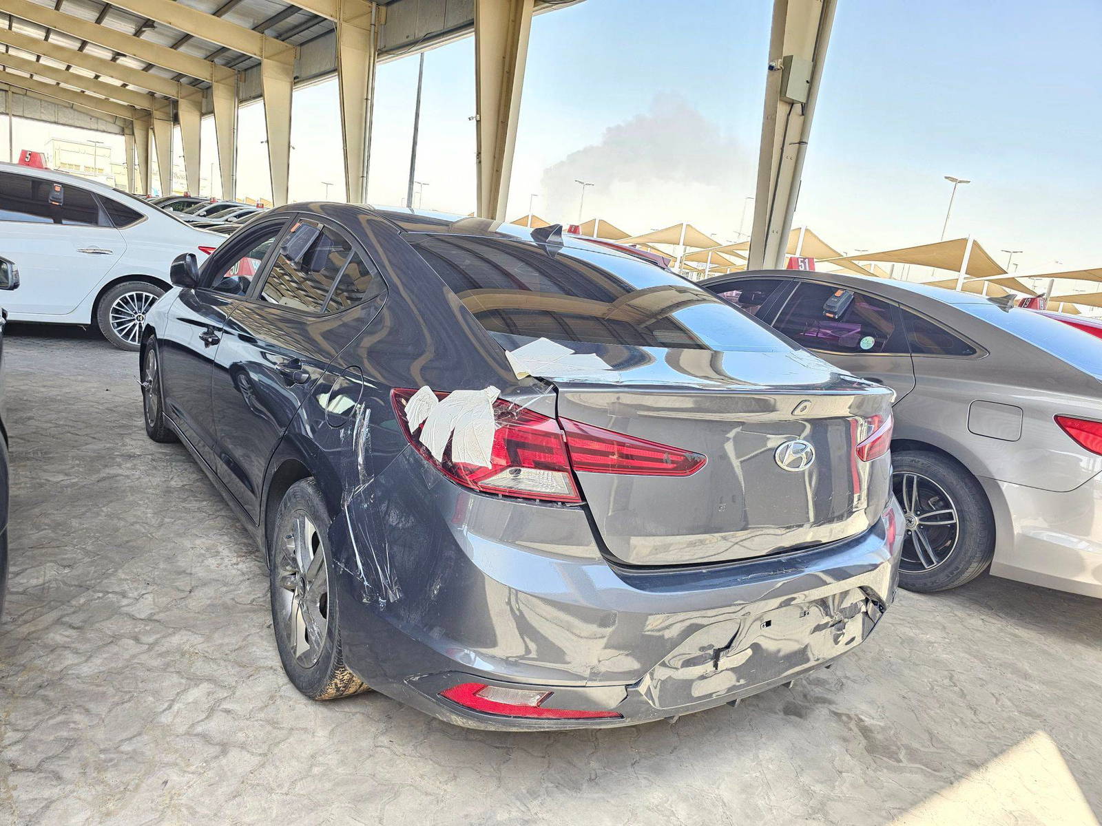 2019 HYUNDAI ELANTRA — 130825 KM — Lot 84055204 — Souq - Marhaba Auctions Used Cars - Image 5