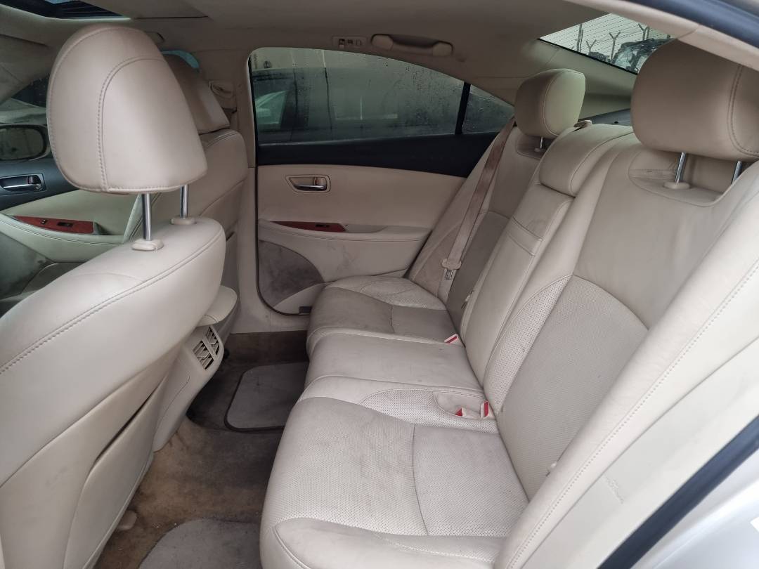 2011 LEXUS ES 350 — 240650 Miles — Lot 908828 — Souq - Marhaba Auctions Used Cars - Image 6