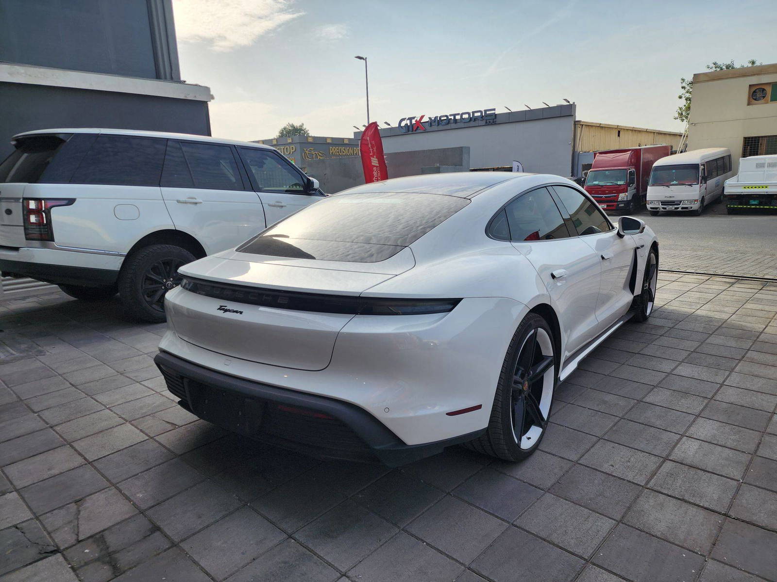 PORSCHE TAYCAN 2021 - Marhaba Auction Used Cars - Image 5