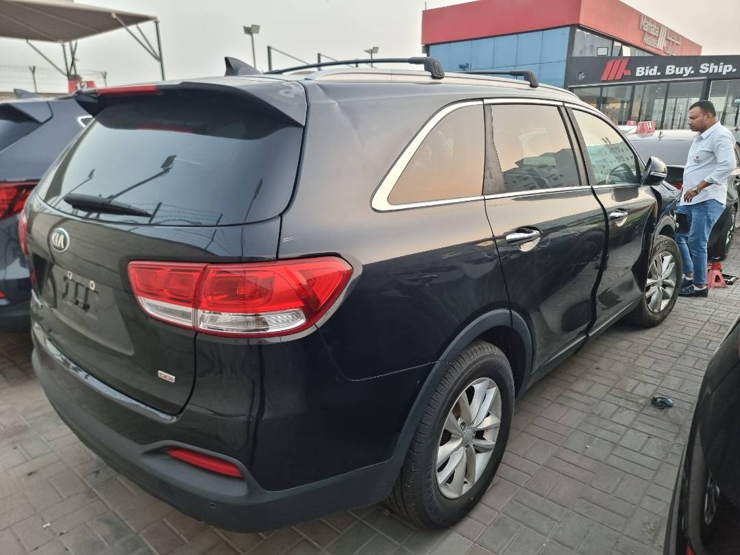 2017 KIA SORENTO — 149741 Miles — Lot G242919 — Ind. 12 - Marhaba Auctions Used Cars - Image 4