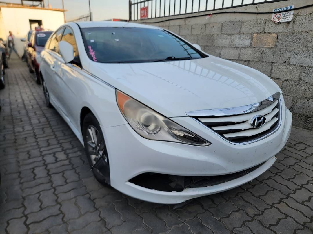 2014 HYUNDAI SONATA — 115445 Miles — Lot 818361 — Main - Marhaba Auctions Used Cars - Image 4
