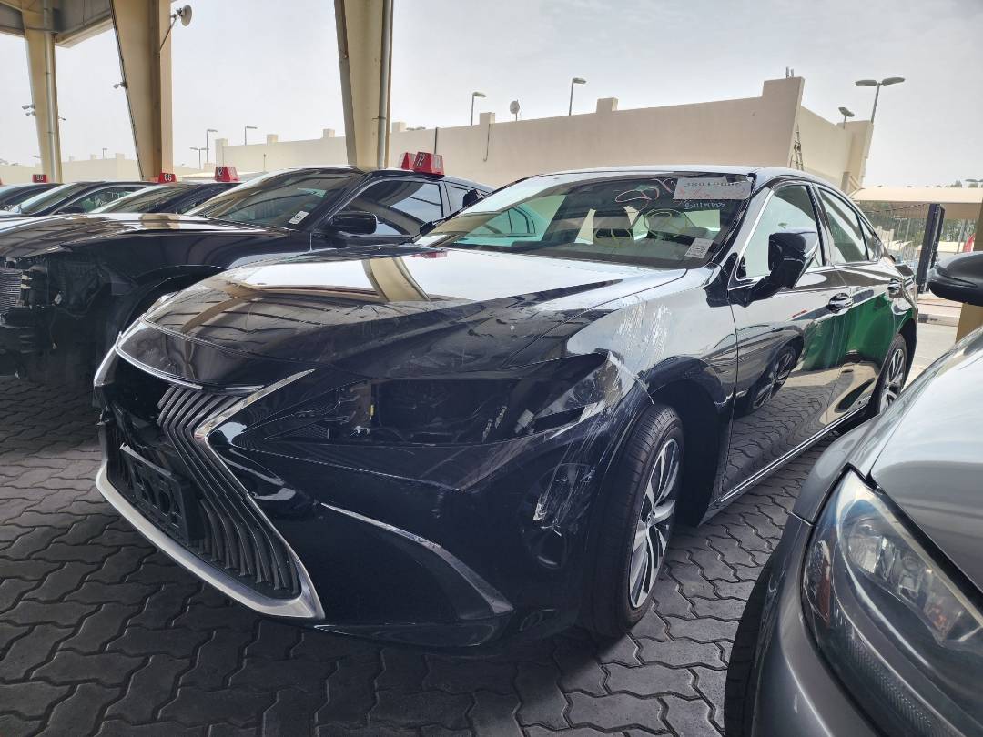 2021 LEXUS ES 300H — 33077 Miles — Lot 38019006 — Souq - Marhaba Auctions Used Cars - Image 5