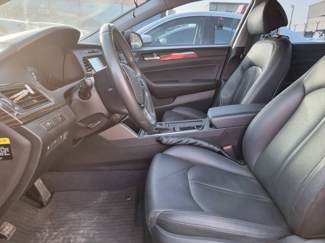 2015 HYUNDAI SONATA — 124749 KM — Lot 125478 — Souq - Marhaba Auctions Used Cars - Image 8