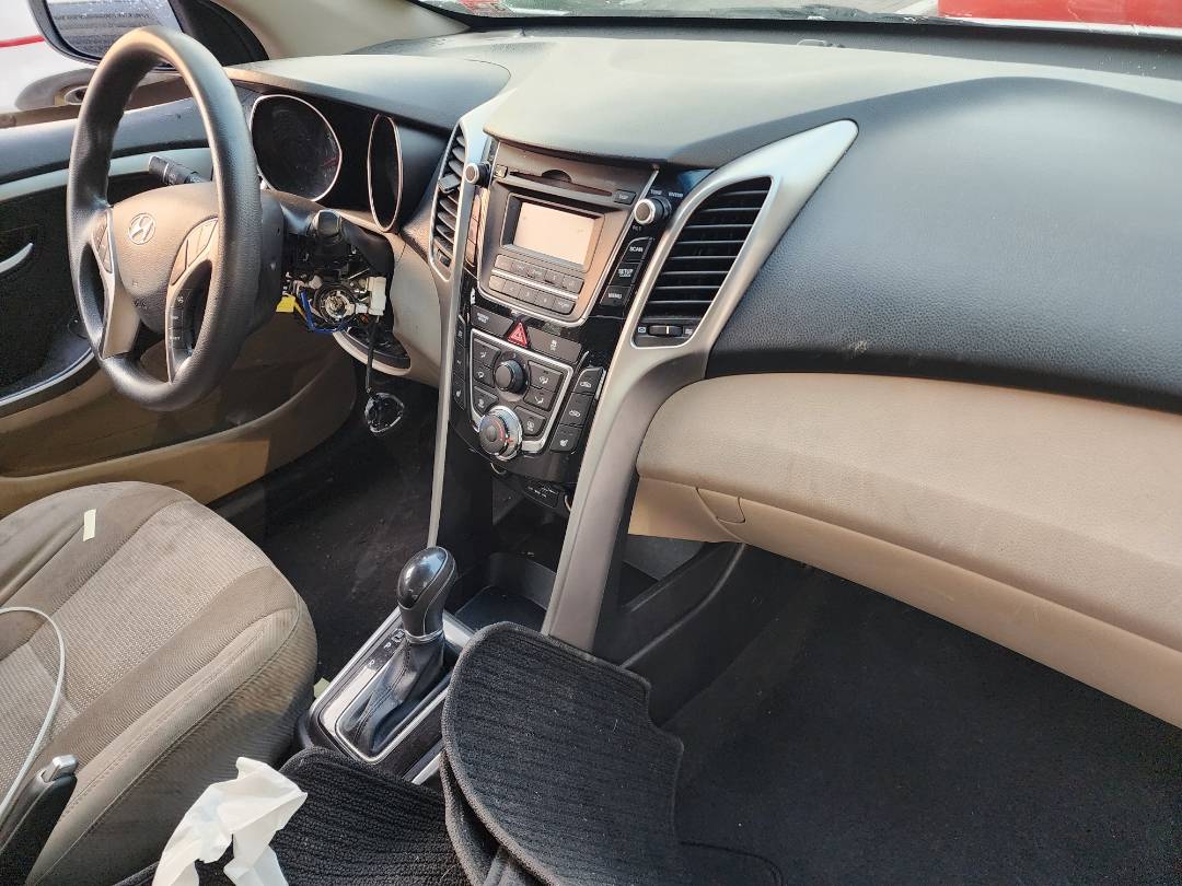 2013 HYUNDAI ELANTRA — 153136 Miles — Lot 39724494 — Souq - Marhaba Auctions Used Cars - Image 7