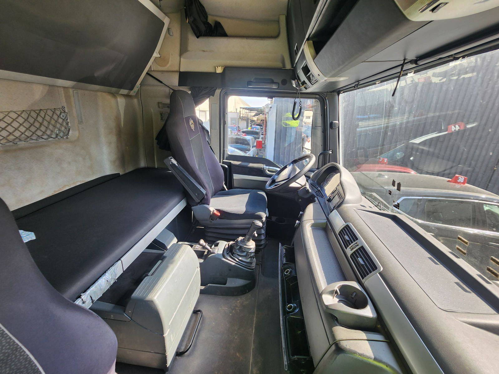 2013 MAN MAN TRUCK — 210750.2 KM — Lot 42997 — Al Quoz - Marhaba Auctions Used Cars - Image 5