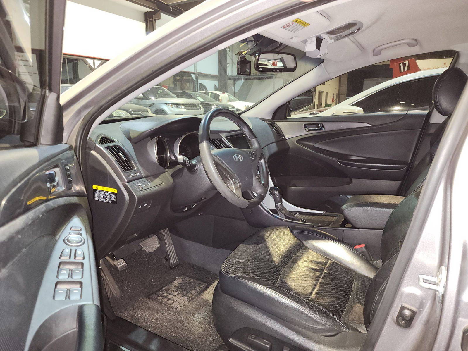 2012 HYUNDAI SONATA — 154472 KM — Lot 10936 — Al Quoz - Marhaba Auctions Used Cars - Image 9