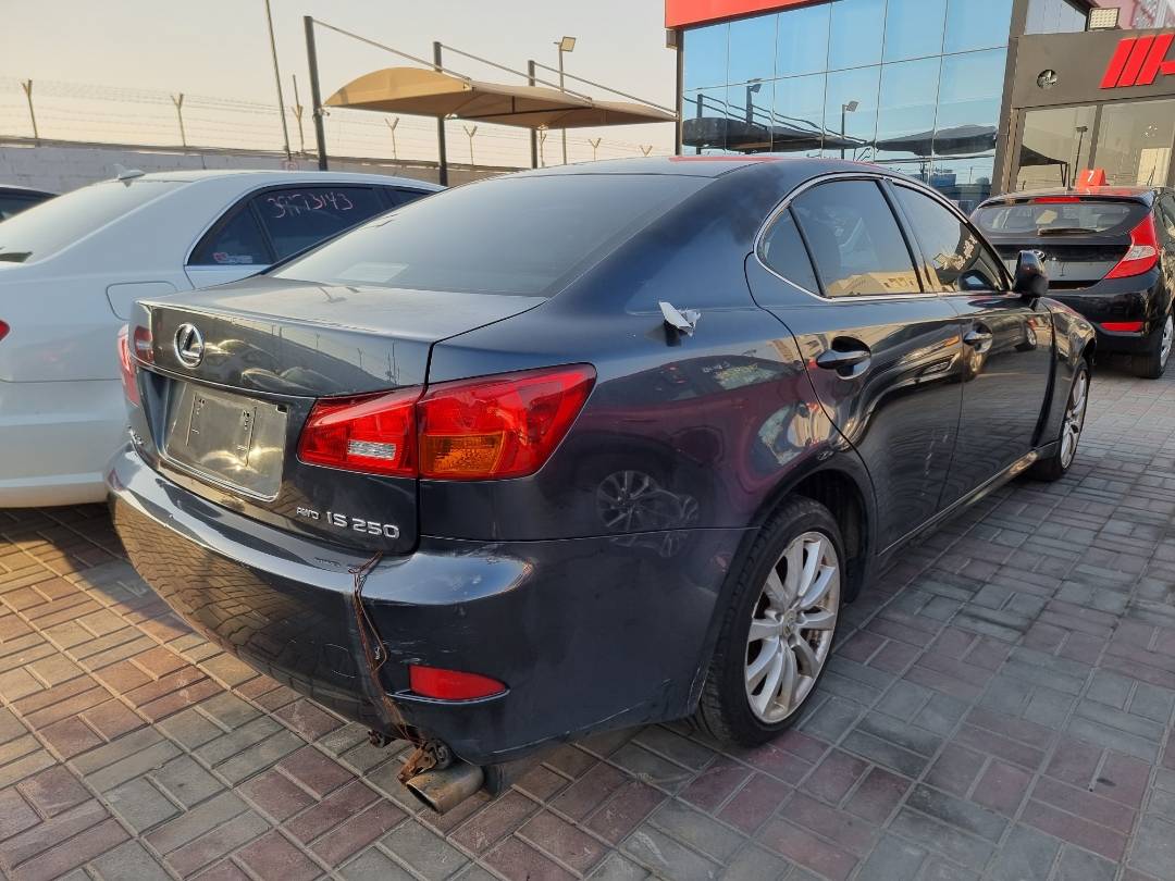 2006 LEXUS IS 250 — 192809 Miles — Lot 125487 — Souq - Marhaba Auctions Used Cars - Image 4