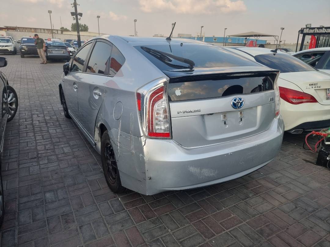 2015 TOYOTA PRIUS — 215280 Miles — Lot 991007 — Ind. 12 - Marhaba Auctions Used Cars - Image 4