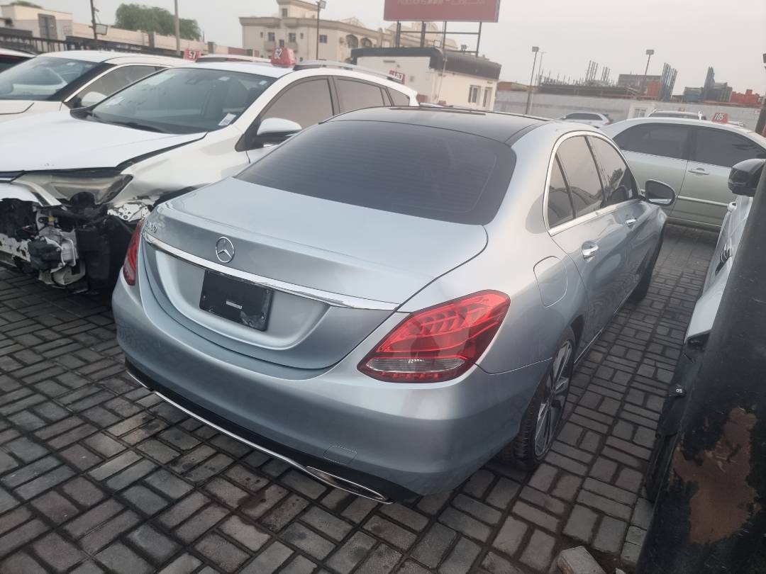 2018 MERCEDES BENZ C300 — 90900 Miles — Lot JU244077 — Ind. 12 - Marhaba Auctions Used Cars - Image 5