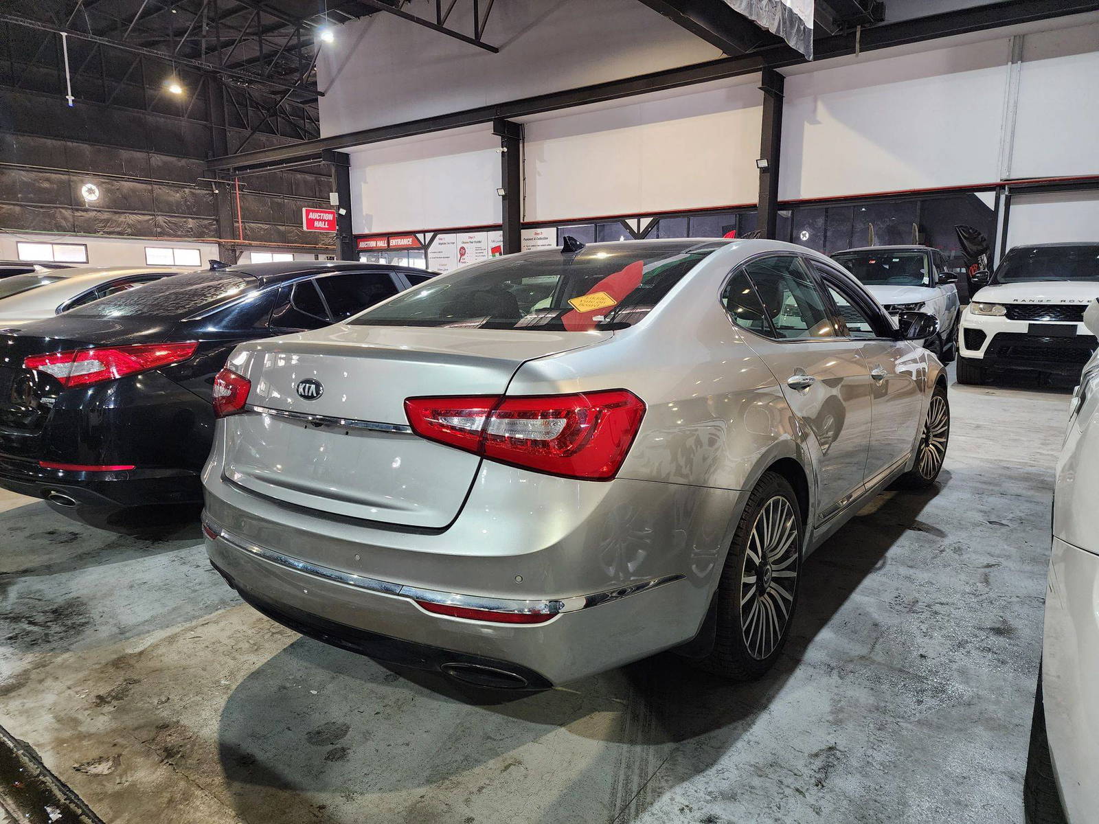 2014 KIA CADENZA — 205916 KM — Lot 40011011 — Al Quoz - Marhaba Auctions Used Cars - Image 6
