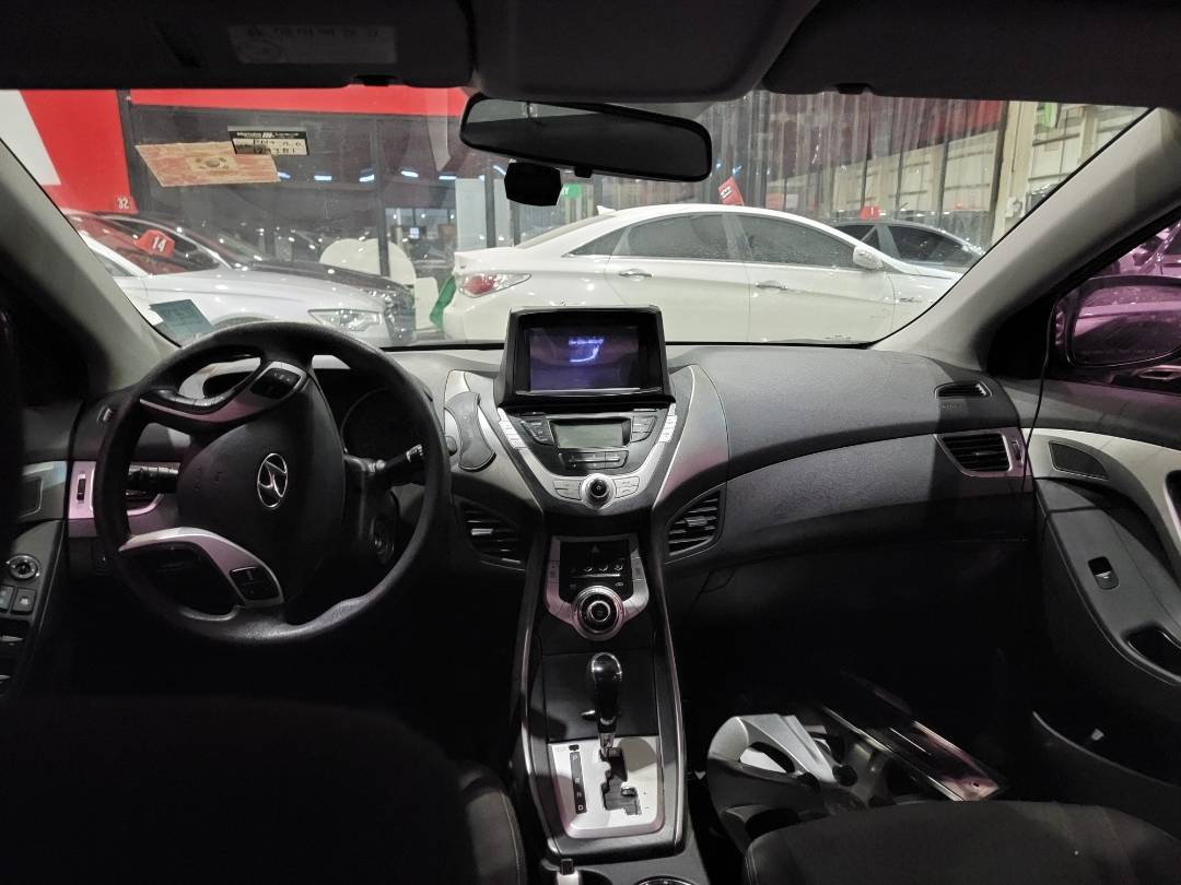 HYUNDAI AVANTE 2011 - Marhaba Auction Used Cars - Image 7