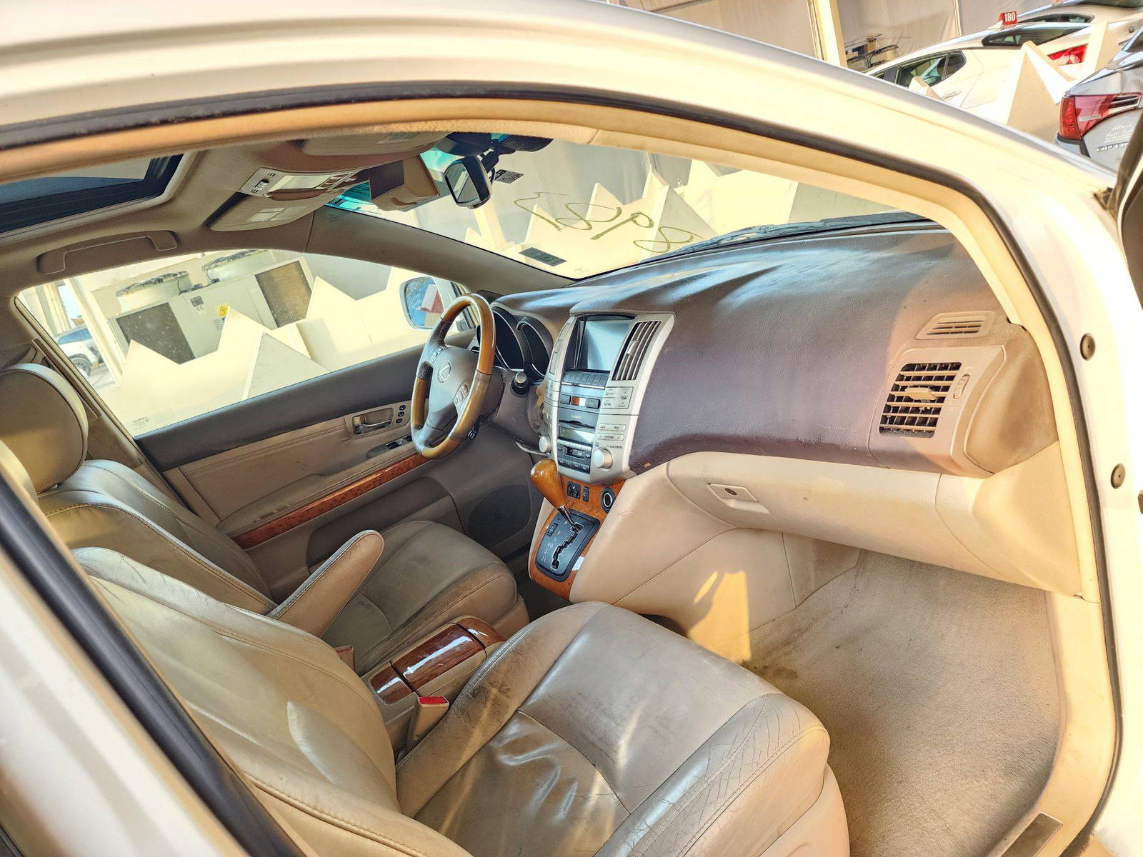 2009 LEXUS RX 350 — 180420 Miles — Lot 38836147 — Souq - Marhaba Auctions Used Cars - Image 7