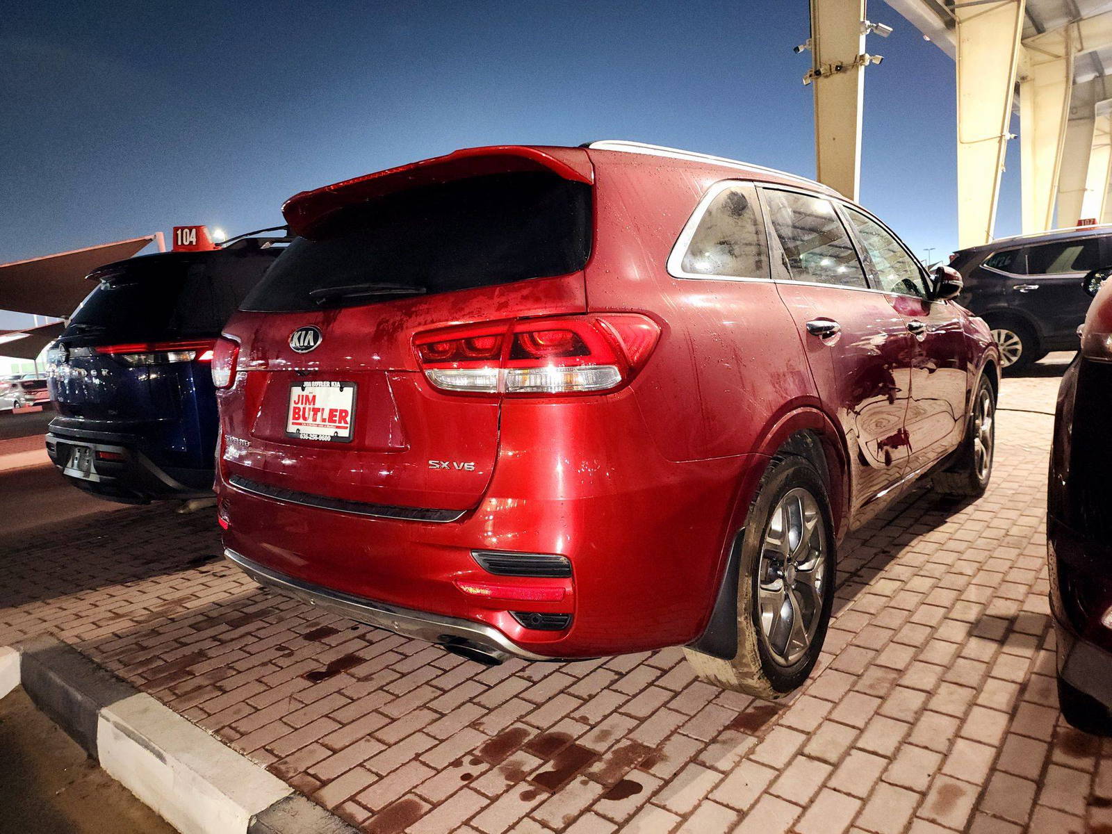 2017 KIA SORENTO — 167361 Miles — Lot G304181 — Souq - Marhaba Auctions Used Cars - Image 3