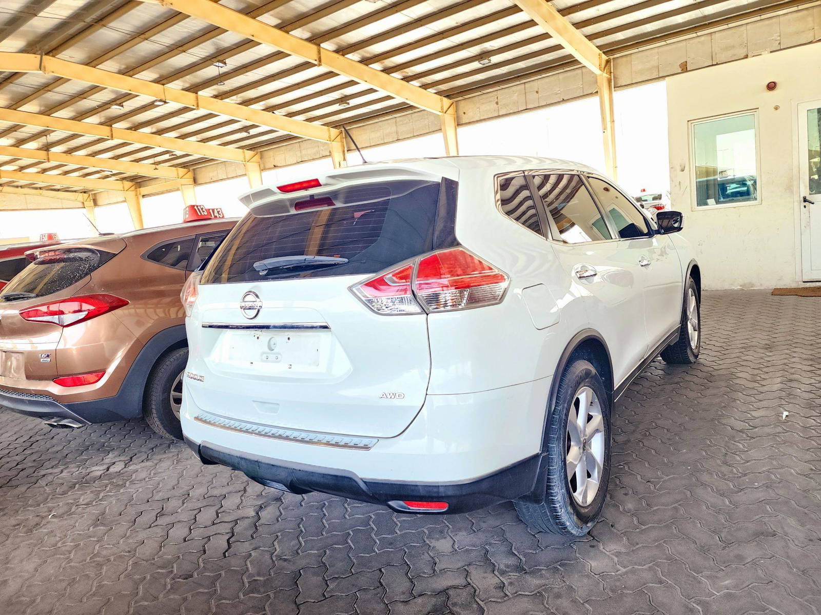 2015 NISSAN ROGUE — 480386 KM — Lot FP581275 — Souq - Marhaba Auctions Used Cars - Image 3