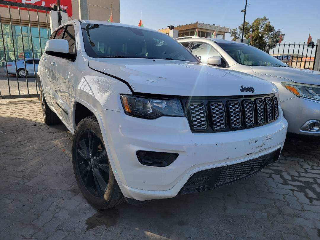 2018 JEEP GRAND CHEROKEE LAREDO — 125654 Miles — Lot C123035 — Main - Marhaba Auctions Used Cars - Image 4