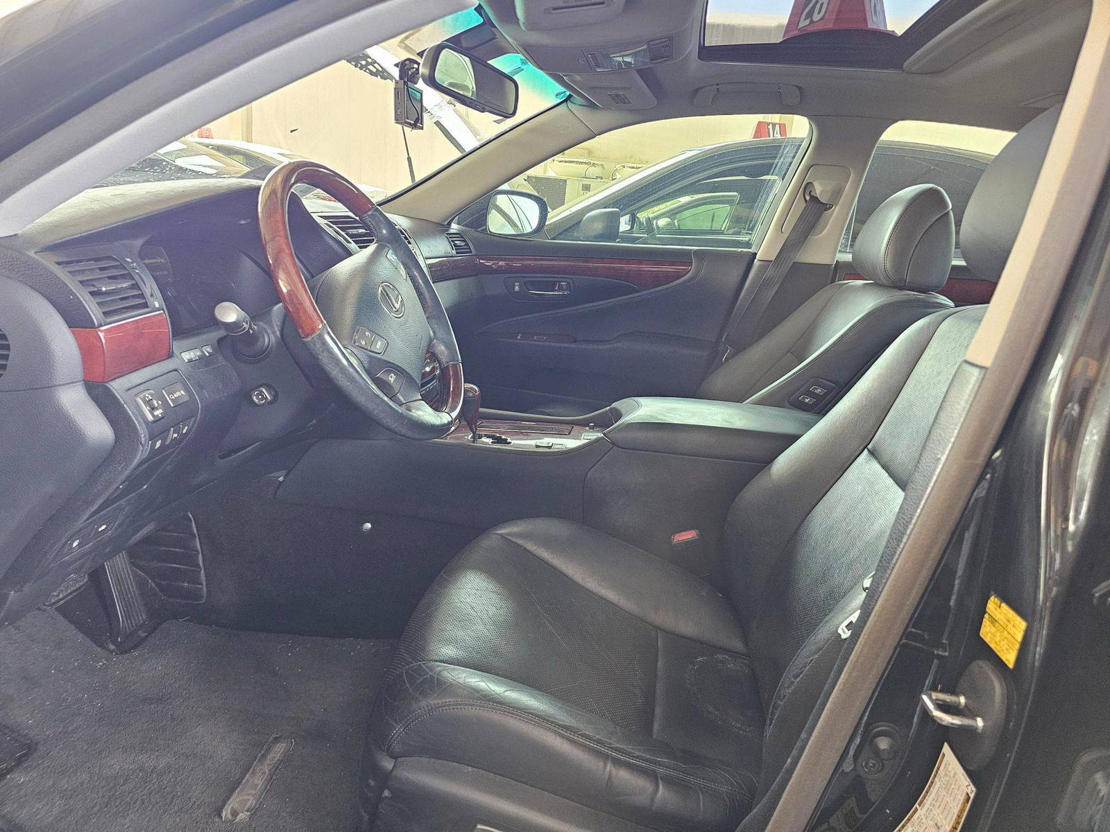 2008 LEXUS LS 460 — 141614 KM — Lot F185079551 — Souq - Marhaba Auctions Used Cars - Image 20