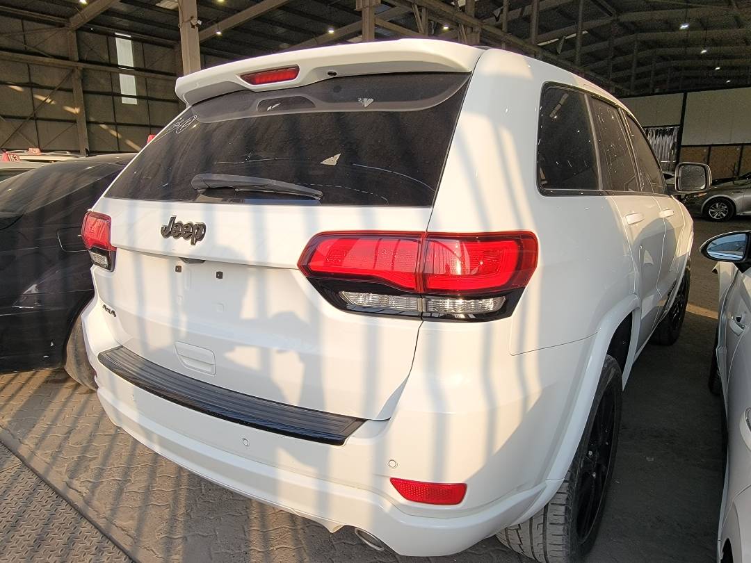 2018 JEEP GRAND CHEROKEE LAREDO — 125654 Miles — Lot JC123035 — Main - Marhaba Auctions Used Cars - Image 4