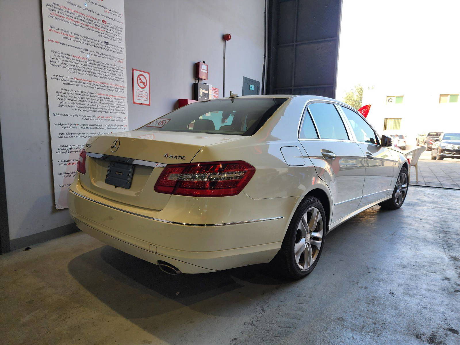 2010 MERCEDES BENZ E 350 — 209937 Miles — Lot 40132204 — Al Quoz - Marhaba Auctions Used Cars - Image 5
