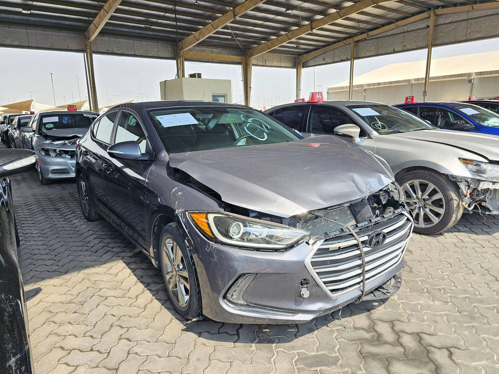 2017 HYUNDAI ELANTRA — 103281 KM — Lot 093695 — Main - Marhaba Auctions Used Cars - Image 4