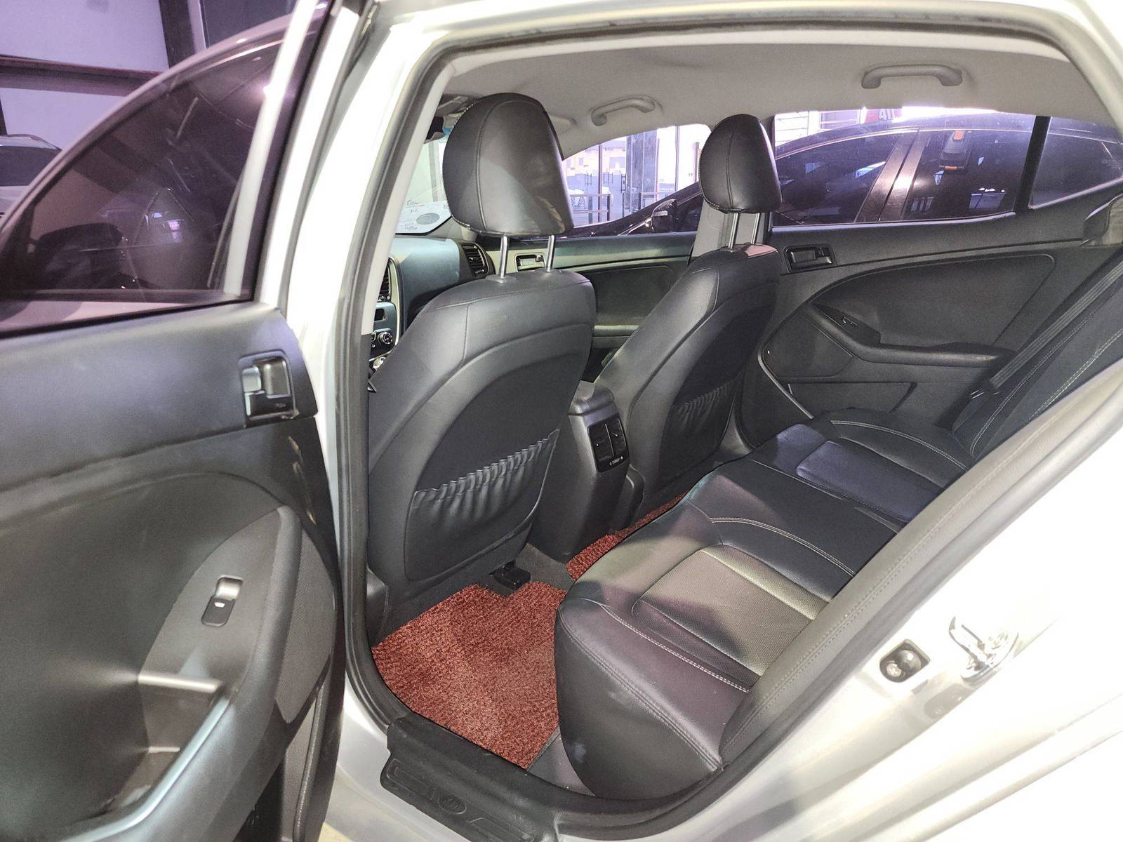 2012 KIA K5 — 204786 KM — Lot CA197987 — Al Quoz - Marhaba Auctions Used Cars - Image 8