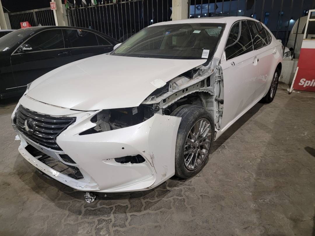 2016 LEXUS ES 350 — 162960 Miles — Lot GU020639 — Souq - Marhaba Auctions Used Cars - Image 4