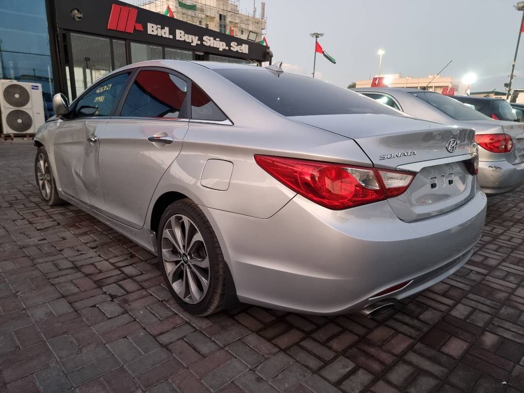 2013 HYUNDAI SONATA — 154481 Miles — Lot 125487 — Ind. 12 - Marhaba Auctions Used Cars - Image 4