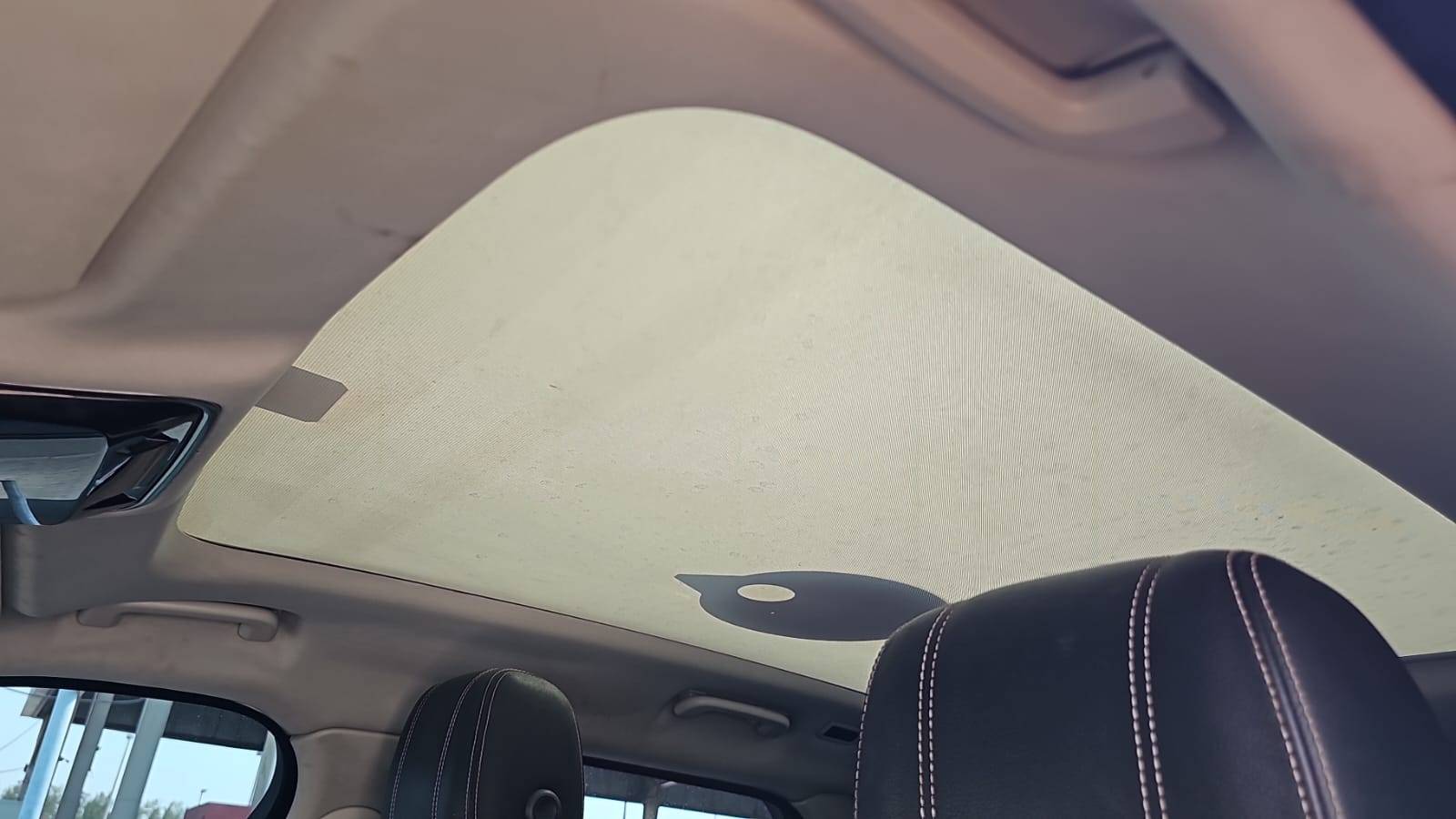 2020 LAND ROVER RANGE ROVER VELAR — 70432 KM — Lot LA269414 — Souq - Marhaba Auctions Used Cars - Image 8