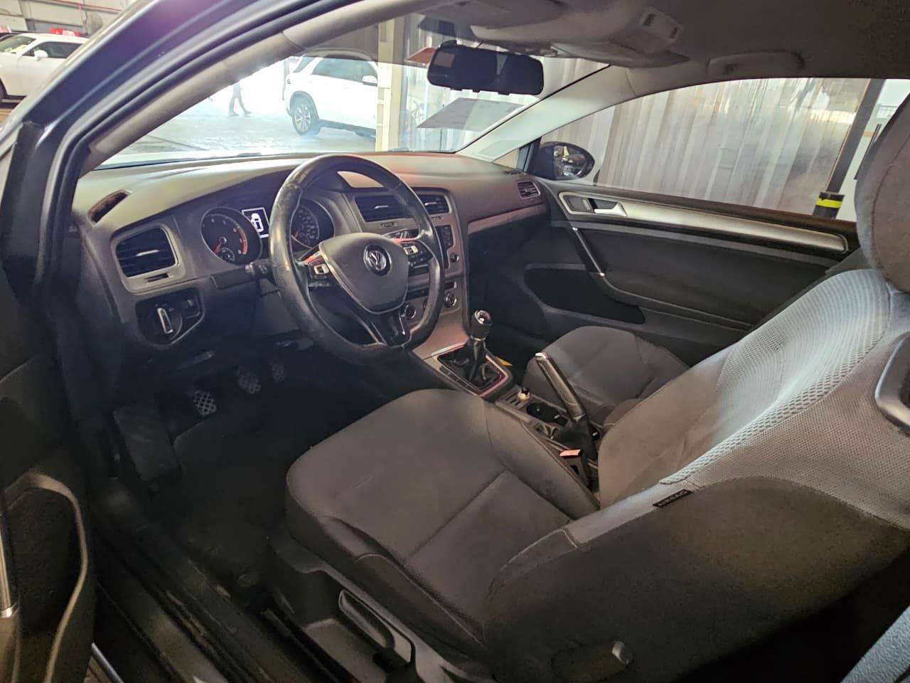 2015 VOLKSWAGEN GOLF GT — 66290 KM — Lot FM024002 — Main - Marhaba Auctions Used Cars - Image 7